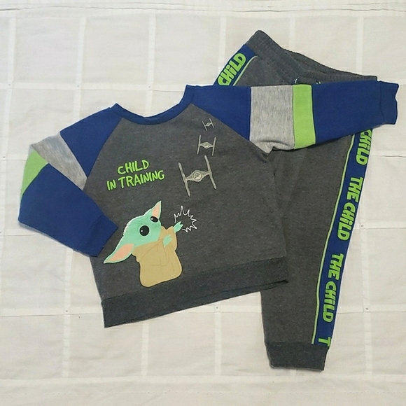 π STAR WARS- Baby Yoda Sweatshirt and Sweatpants Set - Size 2T - Picture 2 of 9